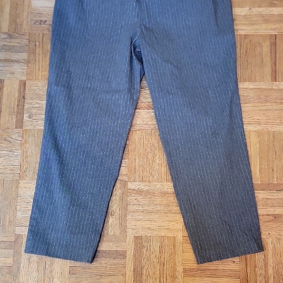 Lane Bryant Gray Pantsuit Classic Elegance Pin-Stripe Design SIZE 18 - Picture 7 of 8